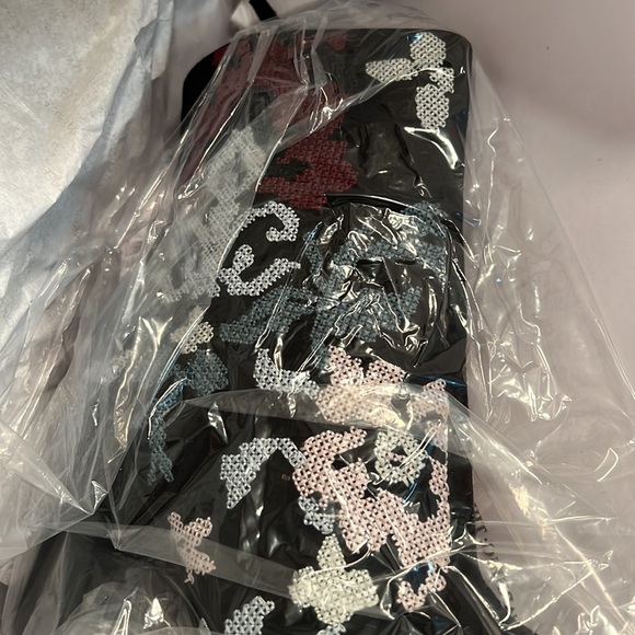 NWT Rebecca Minkoff Bojana Black Floral Kid Suede Embroidery Size 8 - Picture 7 of 10